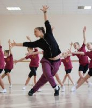 “Чувствуй ритм” мастер-класс по современной хореографии 20 февраля 2024 г. в 19:00 ч. Базгиевский СДК билеты 200 руб.